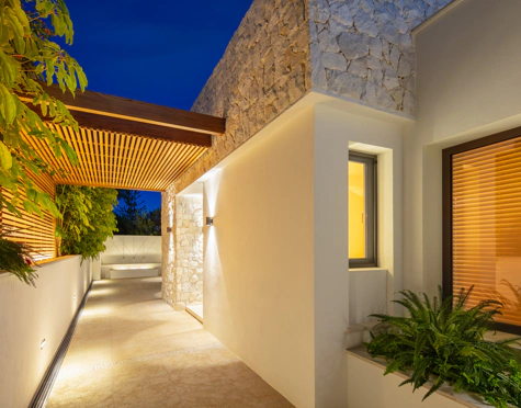 Villa for sale in El Rosario, Marbella Este