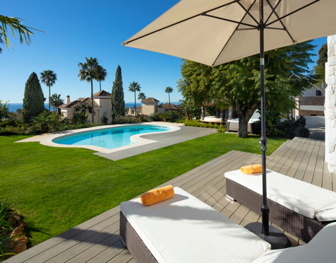 Villa for sale in El Rosario, Marbella Este