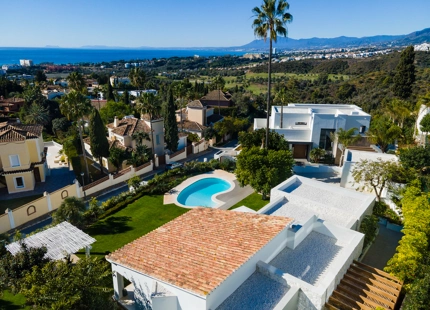 STUNNING VILLA WITH EXCEPTIONAL OUTDOOR SPACE IN MARBELLA EAST FOR SALE