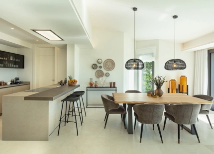 STUNNING VILLA WITH EXCEPTIONAL OUTDOOR SPACE IN MARBELLA EAST FOR SALE