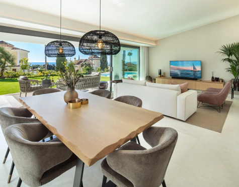 Villa for sale in El Rosario, Marbella Este