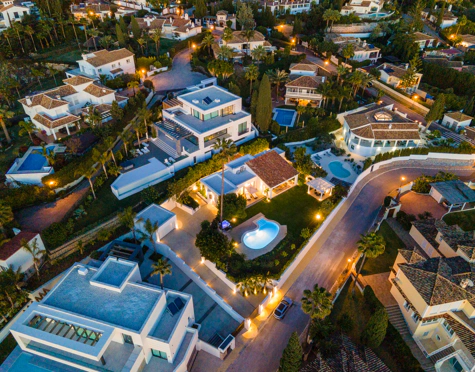 Villa for sale in El Rosario, Marbella Este