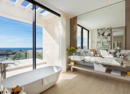EXQUISITE LUXURY VILLA WITH STUNNING SEA VIEWS IN BENAHAVÍS