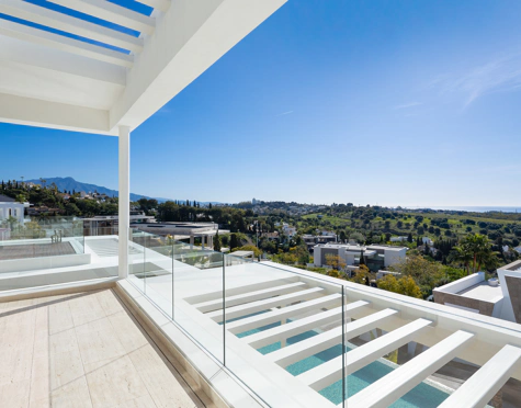 Villa for sale in Los Flamingos, Benahavis