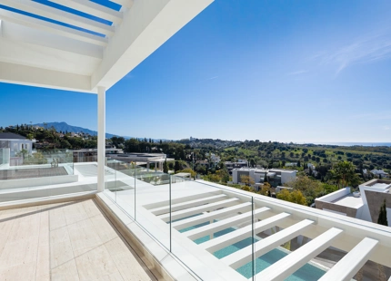 EXQUISITE LUXURY VILLA WITH STUNNING SEA VIEWS IN BENAHAVÍS