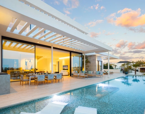 Villa for sale in Los Flamingos, Benahavis