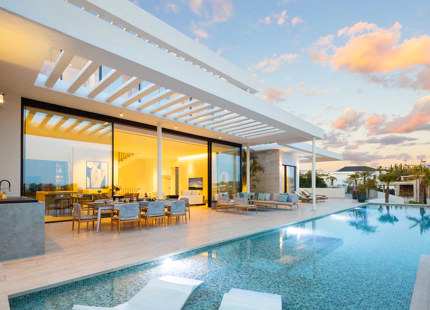 EXQUISITE LUXURY VILLA WITH STUNNING SEA VIEWS IN BENAHAVÍS