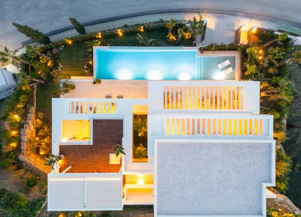 EXQUISITE LUXURY VILLA WITH STUNNING SEA VIEWS IN BENAHAVÍS