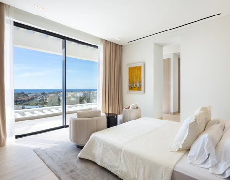 Villa for sale in Los Flamingos, Benahavis