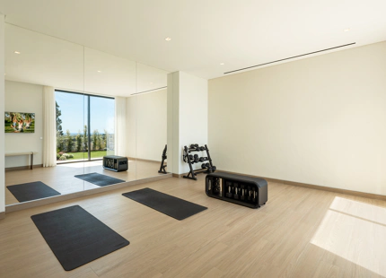 EXQUISITE LUXURY VILLA WITH STUNNING SEA VIEWS IN BENAHAVÍS