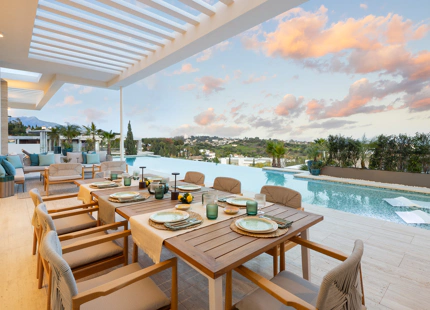 EXQUISITE LUXURY VILLA WITH STUNNING SEA VIEWS IN BENAHAVÍS