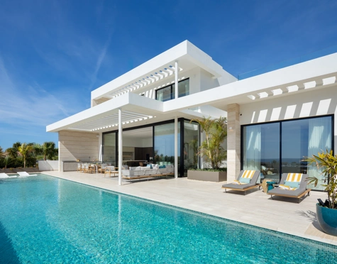 Villa for sale in Los Flamingos, Benahavis