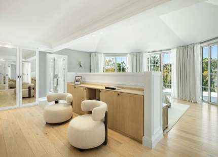 EXCEPTIONAL FIVE-BEDROOM VILLA WITH STUNNING FEATURES IN NUEVA ANDALUCÍA