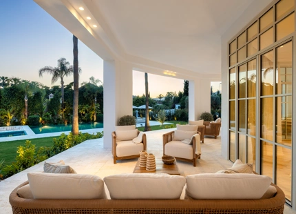 EXCEPTIONAL FIVE-BEDROOM VILLA WITH STUNNING FEATURES IN NUEVA ANDALUCÍA