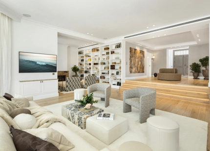 EXCEPTIONAL FIVE-BEDROOM VILLA WITH STUNNING FEATURES IN NUEVA ANDALUCÍA