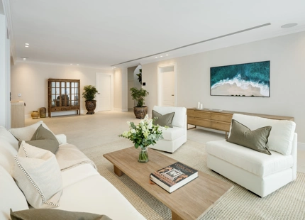 EXCEPTIONAL FIVE-BEDROOM VILLA WITH STUNNING FEATURES IN NUEVA ANDALUCÍA