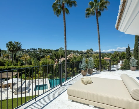 Villa for sale in Nueva Andalucia, Marbella