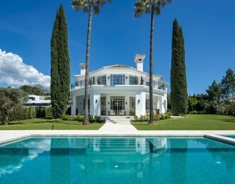 Villa for sale in Nueva Andalucia, Marbella