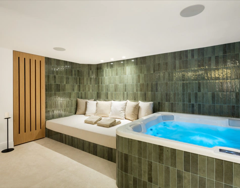 Villa for sale in Nueva Andalucia, Marbella