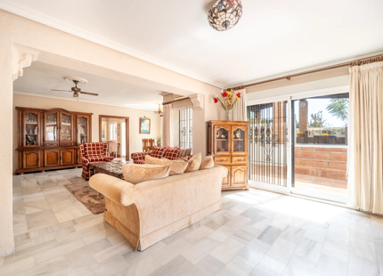 CHARMING 4-BEDROOM VILLA WITH EXPANSIVE OUTDOOR AREA IN El ROSARIO, MARBELLA