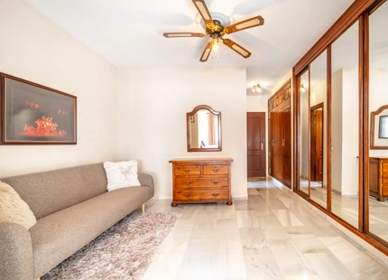 CHARMING 4-BEDROOM VILLA WITH EXPANSIVE OUTDOOR AREA IN El ROSARIO, MARBELLA