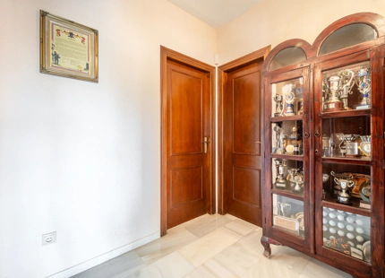 CHARMING 4-BEDROOM VILLA WITH EXPANSIVE OUTDOOR AREA IN El ROSARIO, MARBELLA