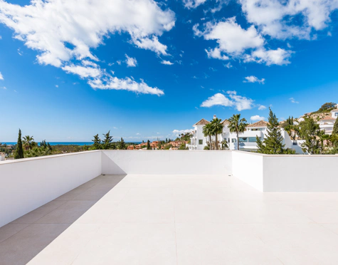 Villa for sale in Paraiso Alto, Benahavis