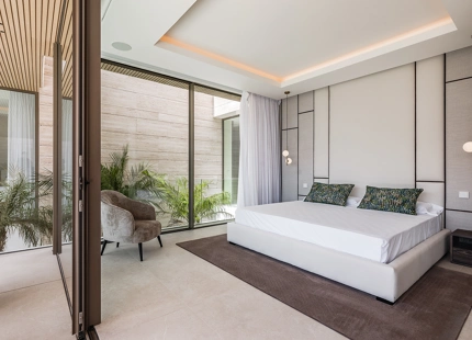 BRAND NEW LUXURY 5-BEDROOM VILLA IN BENAHAVÍS