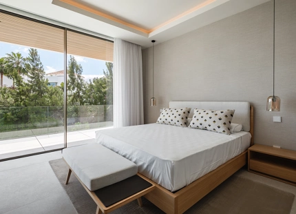 BRAND NEW LUXURY 5-BEDROOM VILLA IN BENAHAVÍS