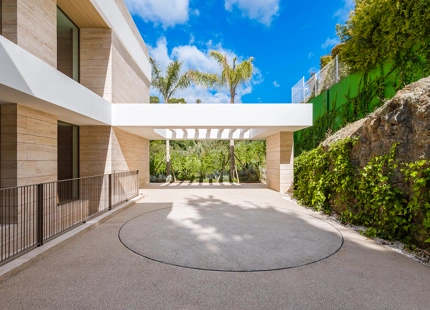 BRAND NEW LUXURY 5-BEDROOM VILLA IN BENAHAVÍS