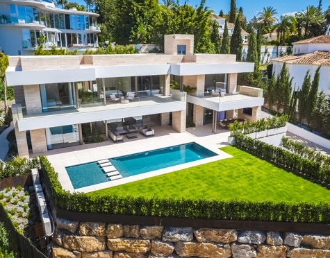 Villa for sale in Paraiso Alto, Benahavis