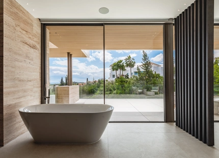 BRAND NEW LUXURY 5-BEDROOM VILLA IN BENAHAVÍS