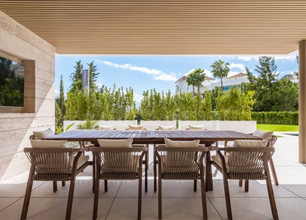 BRAND NEW LUXURY 5-BEDROOM VILLA IN BENAHAVÍS
