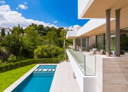 BRAND NEW LUXURY 5-BEDROOM VILLA IN BENAHAVÍS