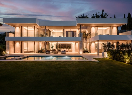 BRAND NEW LUXURY 5-BEDROOM VILLA IN BENAHAVÍS