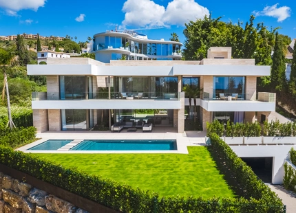 BRAND NEW LUXURY 5-BEDROOM VILLA IN BENAHAVÍS
