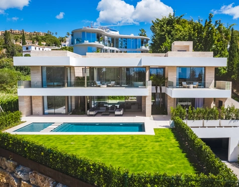 Villa for sale in Paraiso Alto, Benahavis