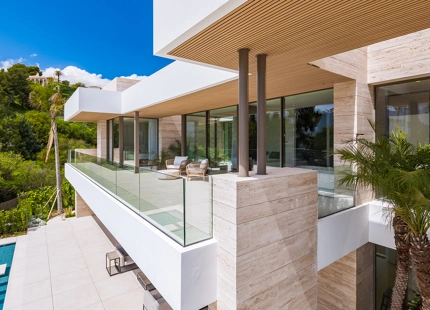 BRAND NEW LUXURY 5-BEDROOM VILLA IN BENAHAVÍS
