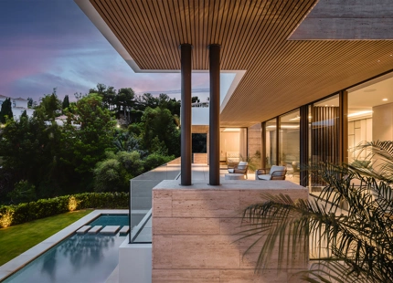 BRAND NEW LUXURY 5-BEDROOM VILLA IN BENAHAVÍS