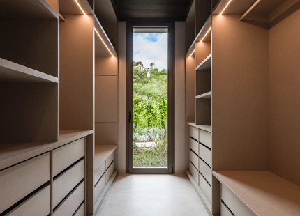 BRAND NEW LUXURY 5-BEDROOM VILLA IN BENAHAVÍS