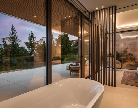 Villa for sale in Paraiso Alto, Benahavis