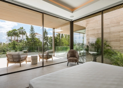 BRAND NEW LUXURY 5-BEDROOM VILLA IN BENAHAVÍS