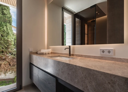 BRAND NEW LUXURY 5-BEDROOM VILLA IN BENAHAVÍS