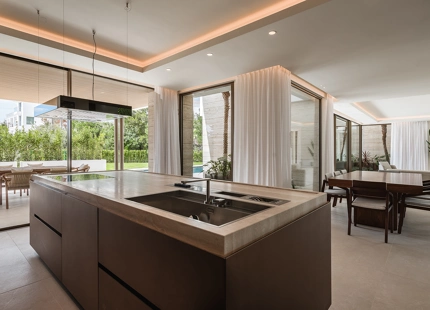 BRAND NEW LUXURY 5-BEDROOM VILLA IN BENAHAVÍS