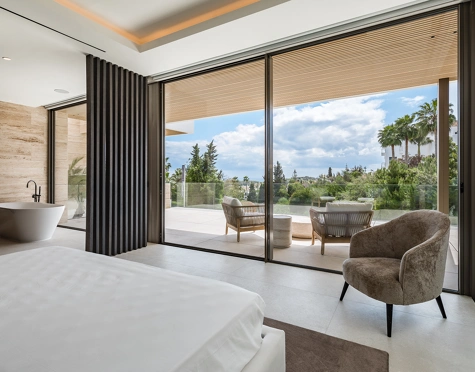 Villa for sale in Paraiso Alto, Benahavis