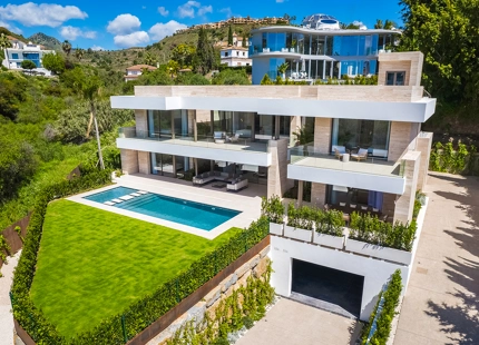 BRAND NEW LUXURY 5-BEDROOM VILLA IN BENAHAVÍS