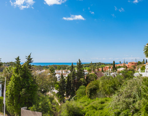 Villa for sale in Paraiso Alto, Benahavis