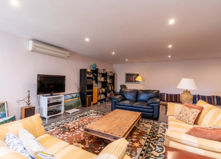 ENCANTADORA VILLA CON IMPRESIONANTES VISTAS AL MAR EN BENAHAVÍS