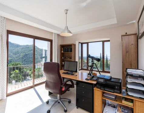 Villa for sale in Monte Mayor, Benahavis