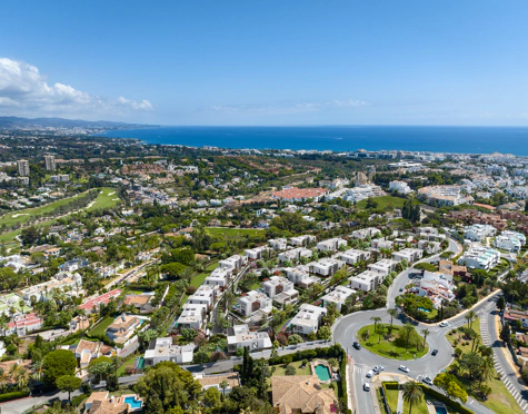 Villa for sale in Nueva Andalucia, Marbella